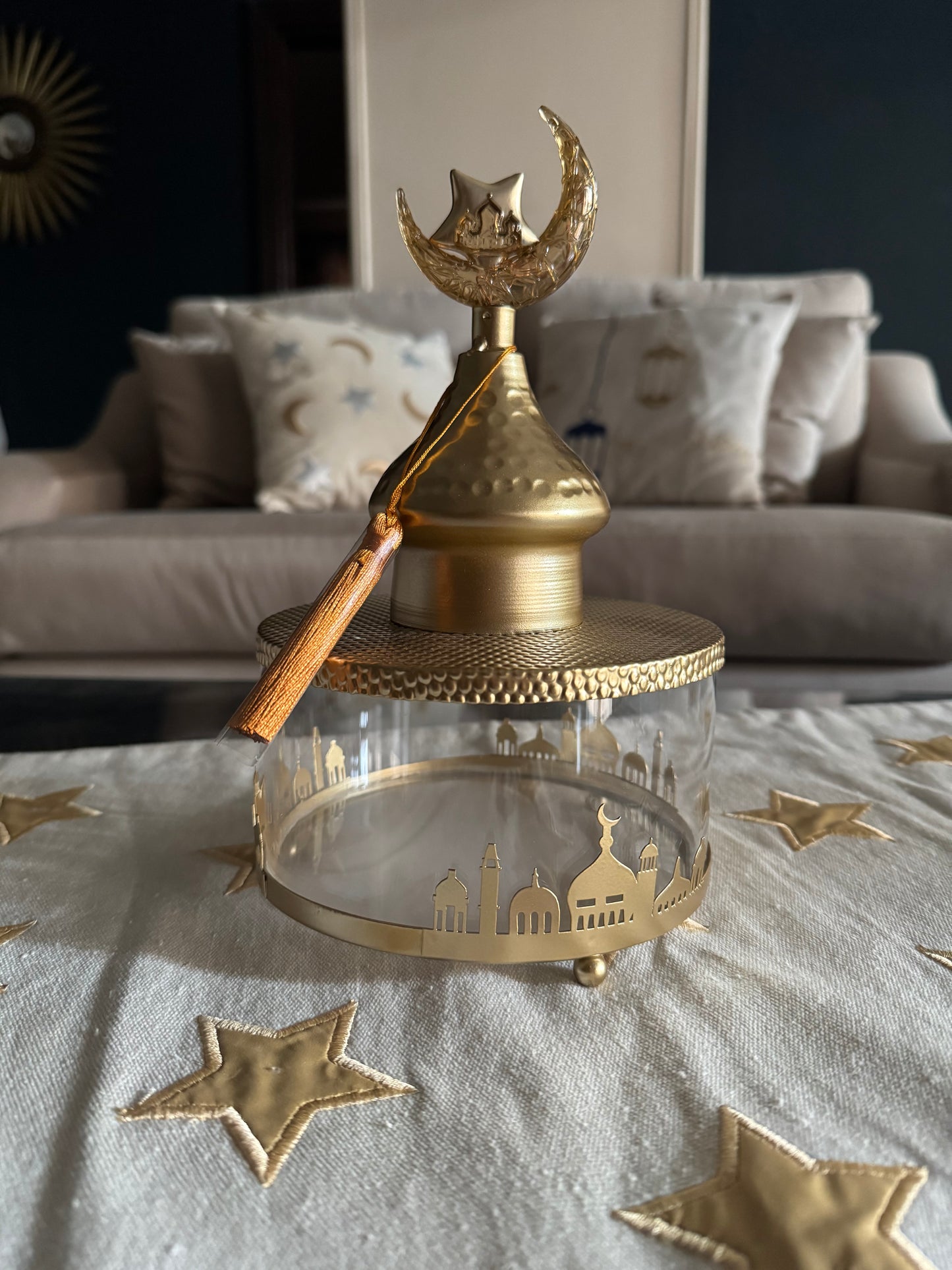 Small Acrylic Round Tamreya