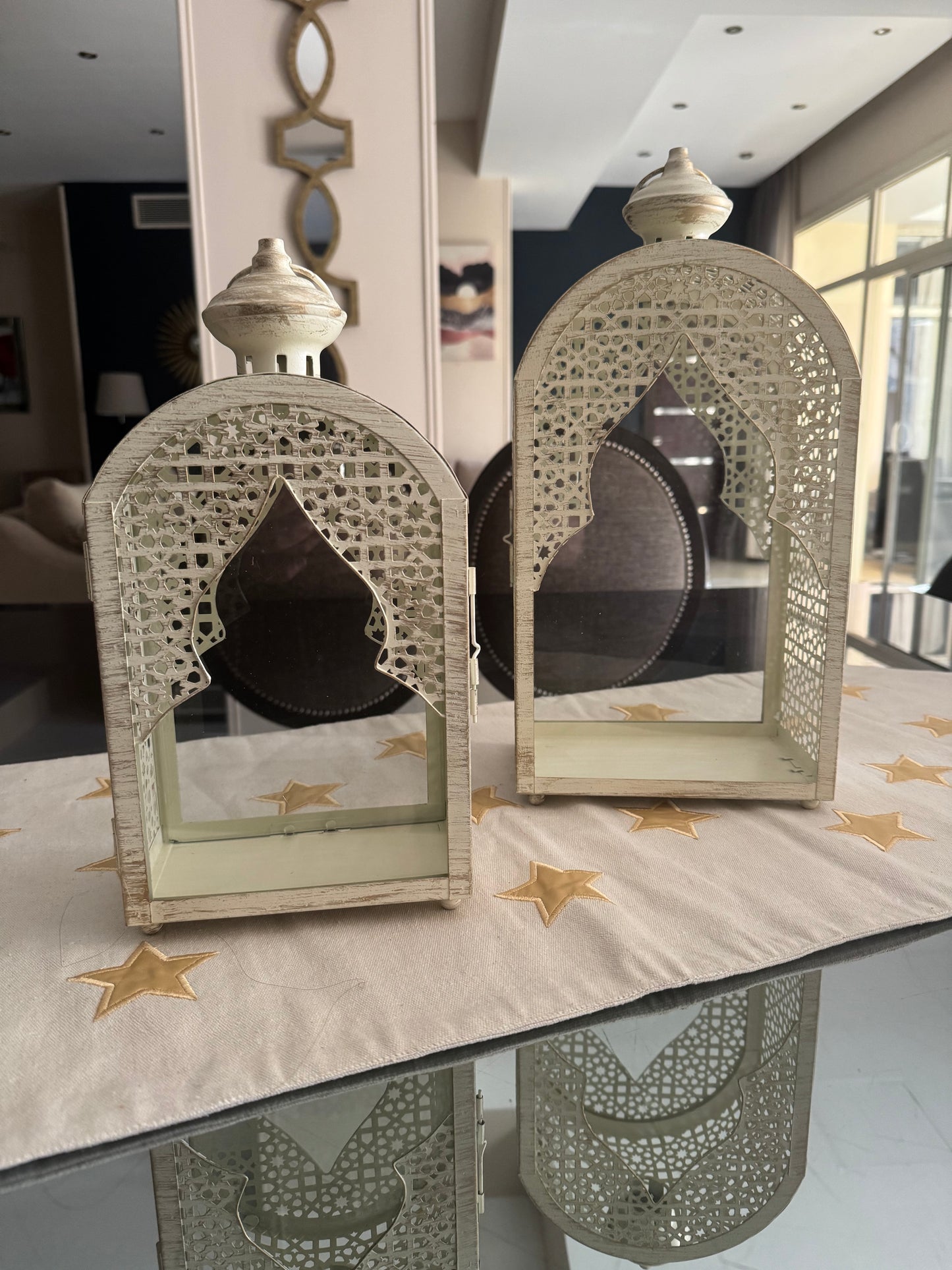 Set of 2 White Lanterns