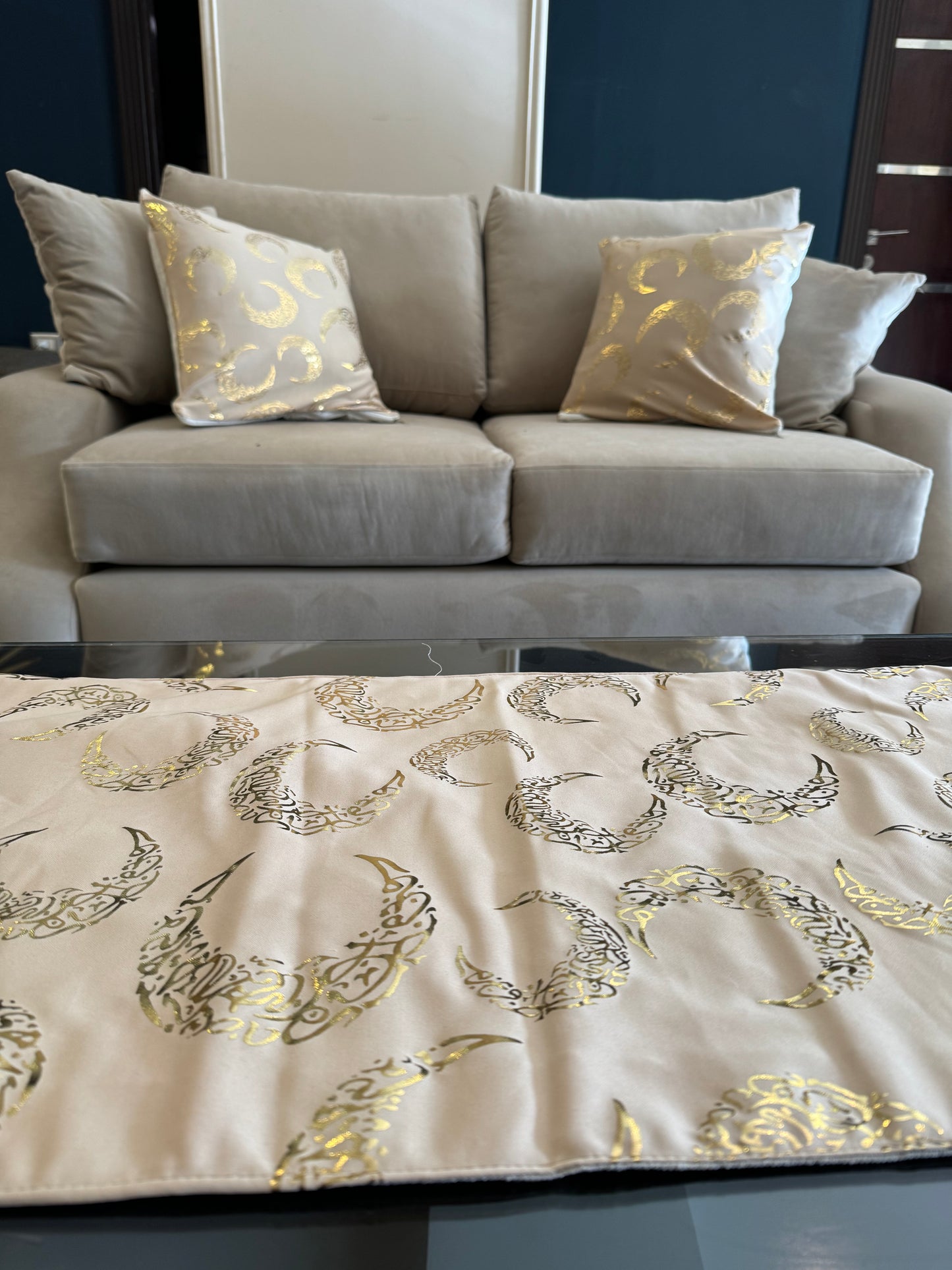 Runner and Cushion Covers Set Pattern 2