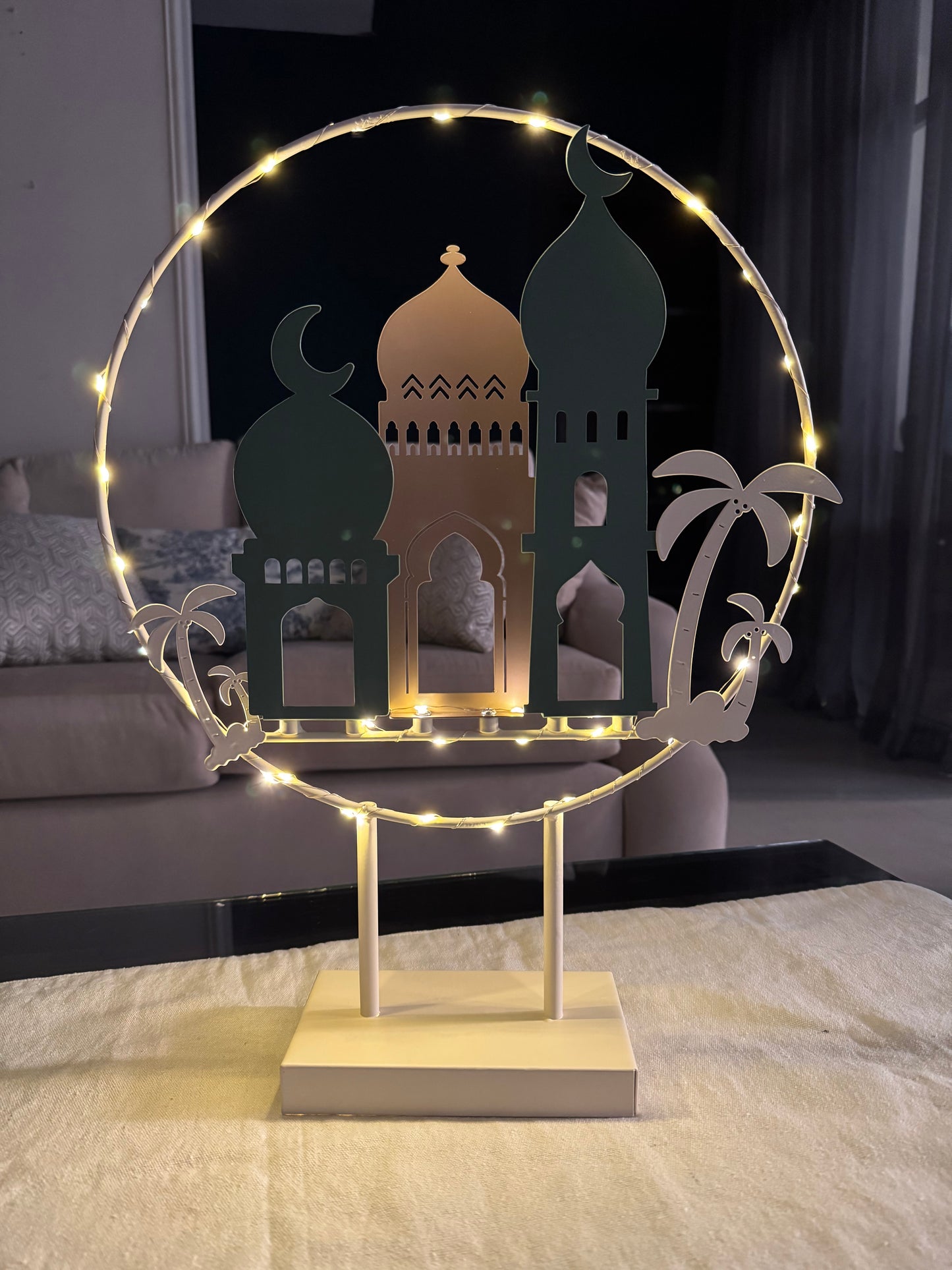 GreenXBurgundy Circle Stand