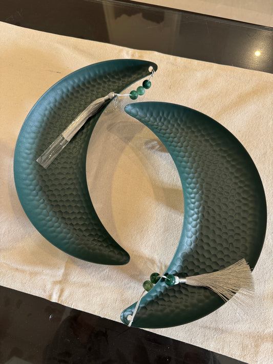 Metal Crescent Plate