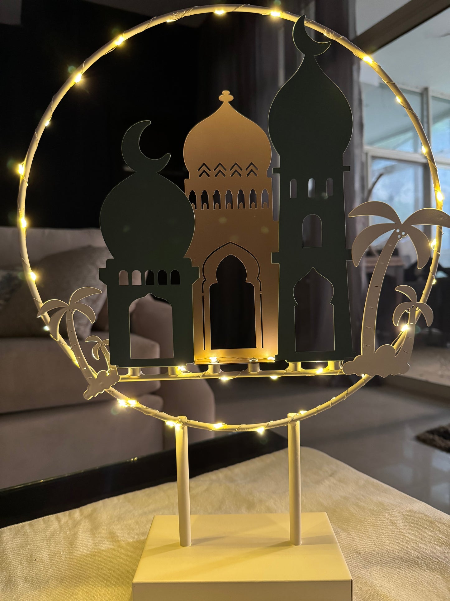 GreenXBurgundy Circle Stand