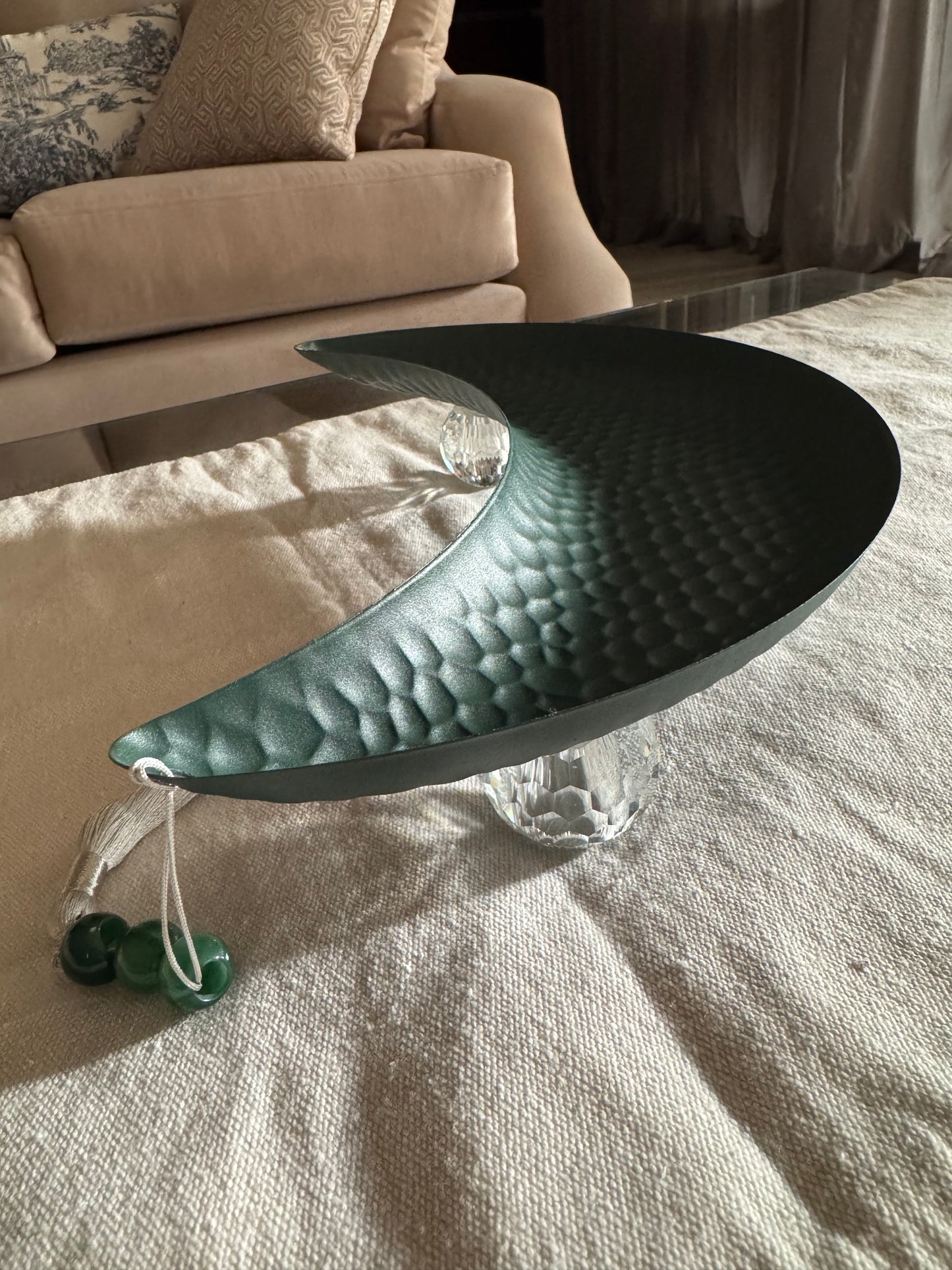 Metal Crescent Plate