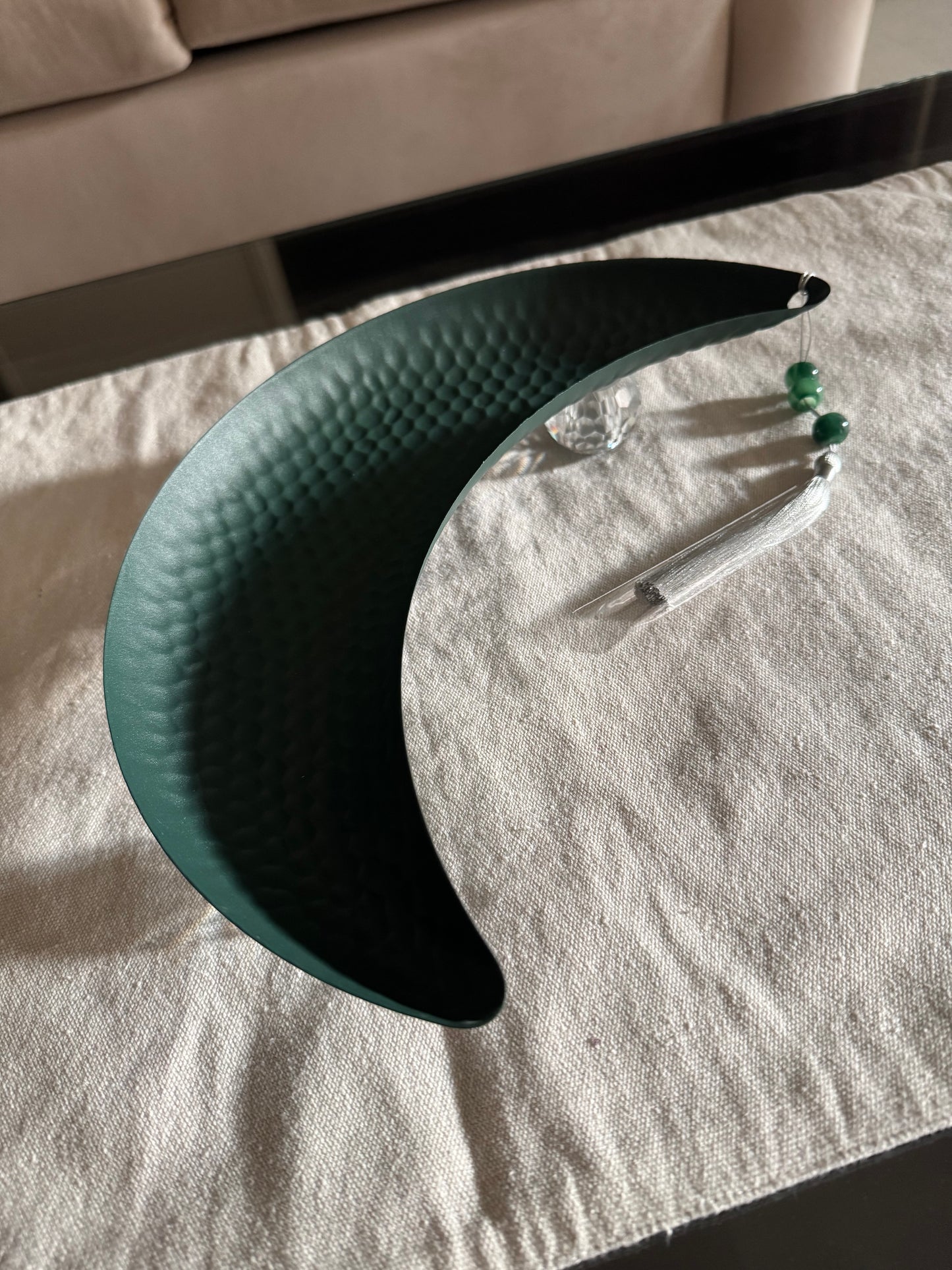 Metal Crescent Plate